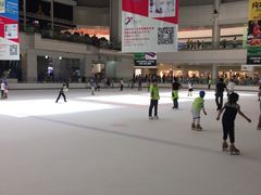 -冰纷万象滑冰场(深圳万象城店)