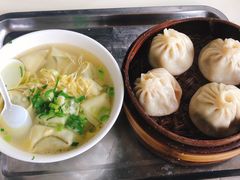 鲜肉小笼-绿杨馄饨临顿路店