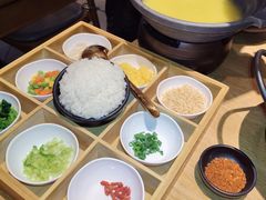 黄金鸡汤泡饭-川堂风·跷脚牛肉·乐山爆炒(宝山日月光店)