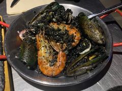 缤纷墨鱼汁海鲜意面-囧吉香生蚝牛排馆(湖北路店)