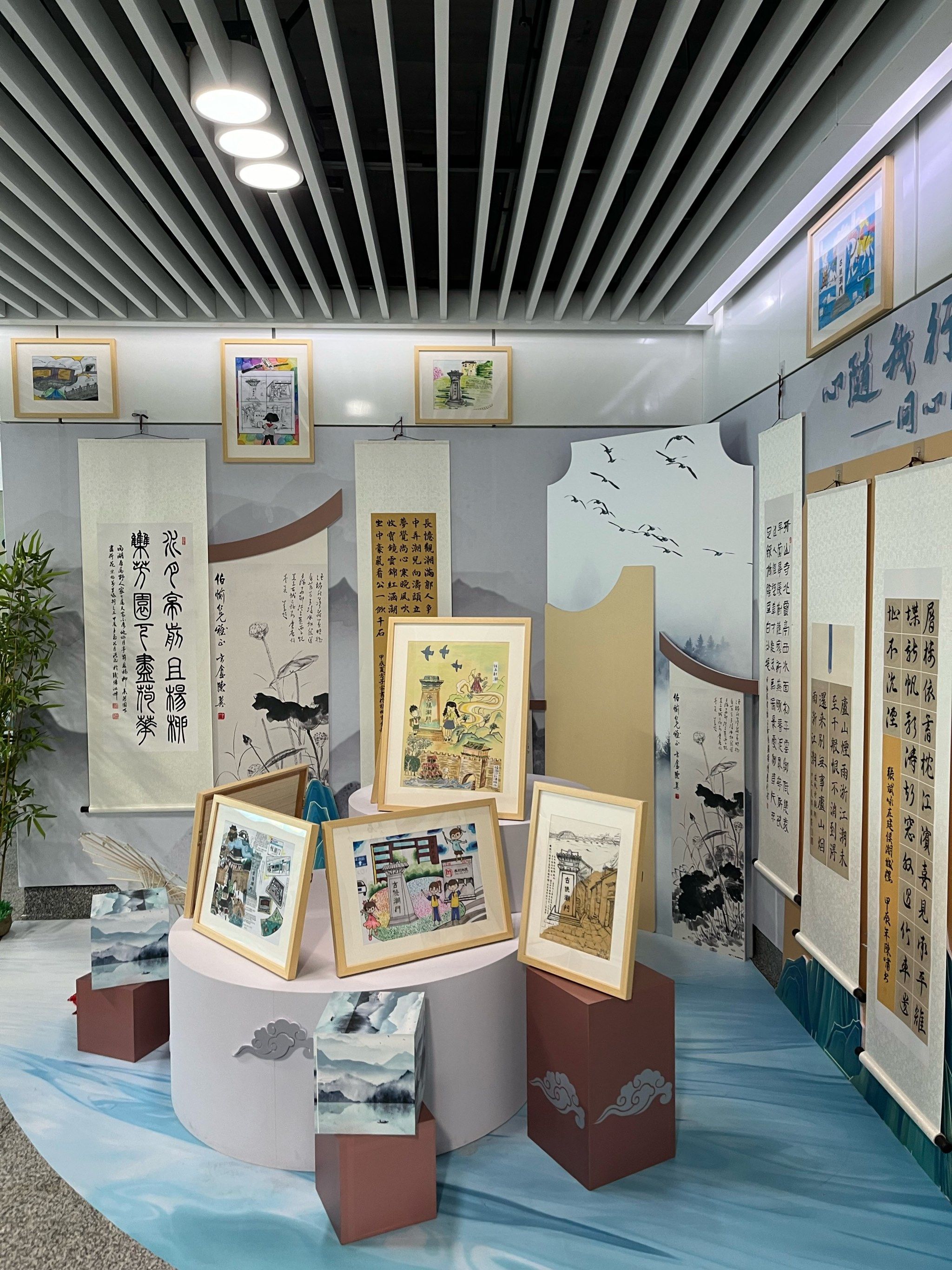 地铁站的小型展览