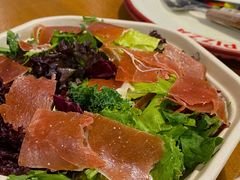 西班牙火腿沙拉-Tube station站点比萨(王府井百货店)