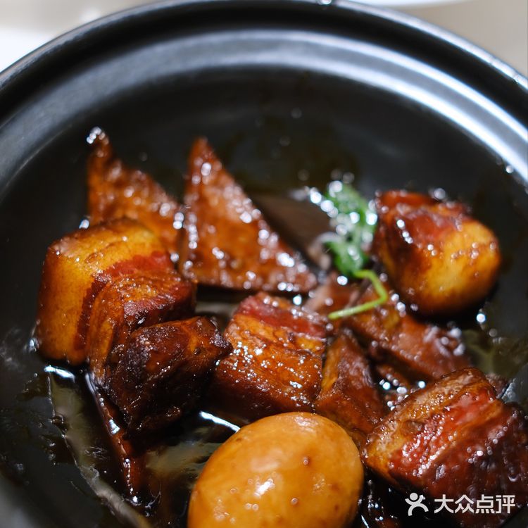 今日闪光灯下的亮仔♡