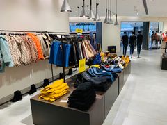 -URBAN REVIVO(七宝领展广场店)
