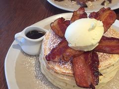 -ROAST coffee & eatery