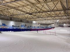 -乔波室内滑雪场