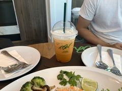 -Chom Cafe and Restaurant