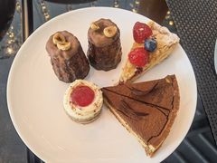 -圣丰索菲特·2 On 988 Café 自助餐厅