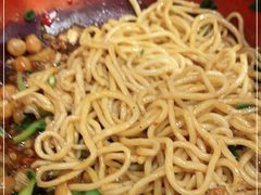 -爆炸头阿姨小四川正宗川味小吃(无任何分店)