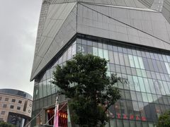 -爱雍·乌节