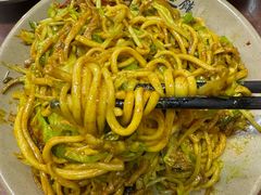 -亮亮面馆(经六路店)