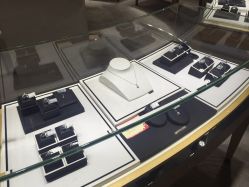 -北京七彩云南翡翠珠宝旗舰店(月坛店)