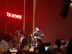 -TZ House音乐现场(来福士中心店)