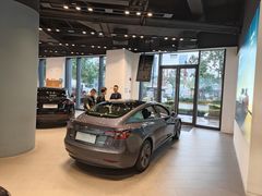 -TESLA 特斯拉(上海太古汇体验店)