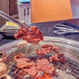 新鲜现切的嫩牛肉现烤真的巨巨巨香❗