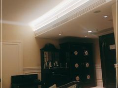 -深圳富苑皇冠假日套房酒店