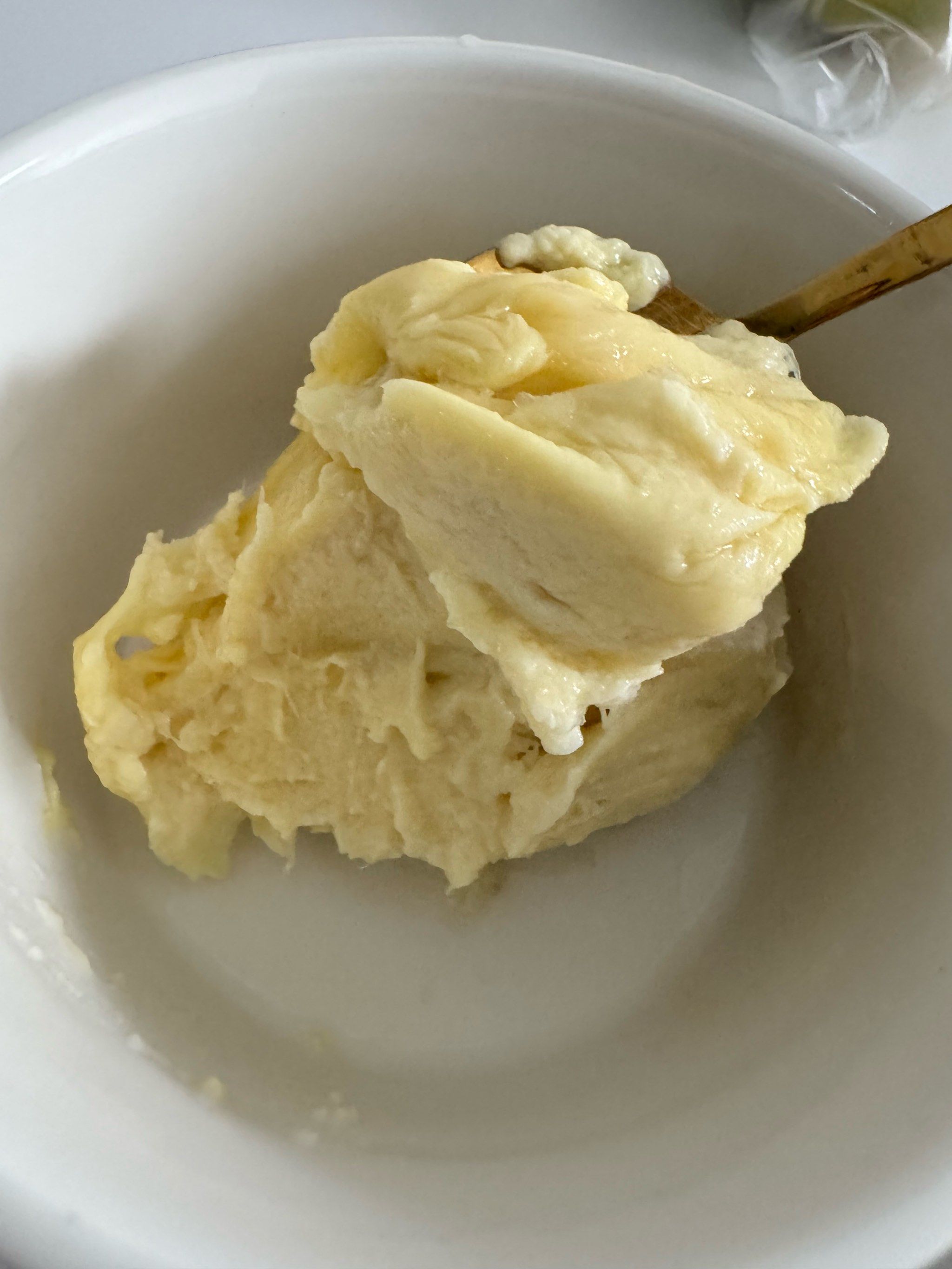 超市里的冷冻榴莲