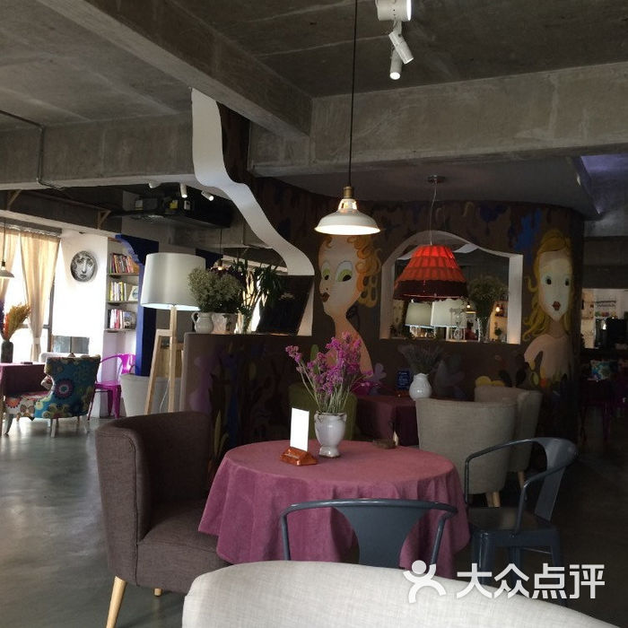 赵小姐创意餐厅
