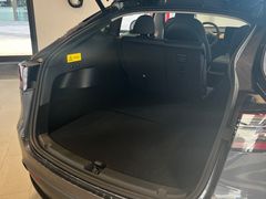 -TESLA 特斯拉(上海太古汇体验店)