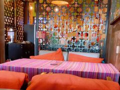 -香巴拉云南餐厅(华莱坞店)