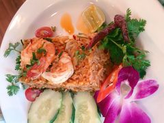 -Chom Cafe and Restaurant