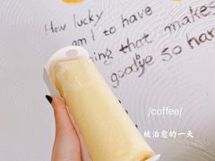 -顶东面包花园·生日蛋糕(世博店)