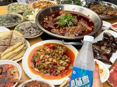 -大众跷脚牛肉馆·非遗传承单位(峨眉山店)