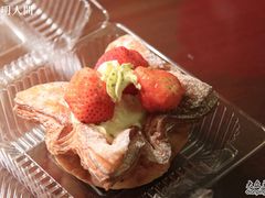 草莓酥皮-早安巴黎(四季坊店)