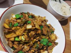 酱椒炒鸡-胡子大厨·超级小炒肉(晶耀前滩店)