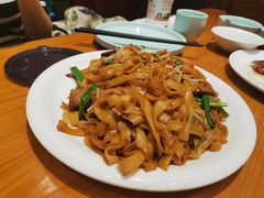 干炒牛河-頂好酒家·经典粤菜(海信广场店)