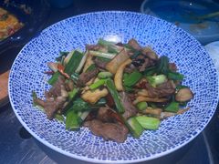 杏鲍鱼菇炒牛肉-云海肴云南菜·蒸汽石锅鱼(青岛万象城店)