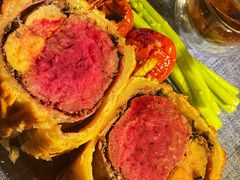 惠灵顿牛排-弦月窗LUNETTE BY AMANDA(复兴路店)