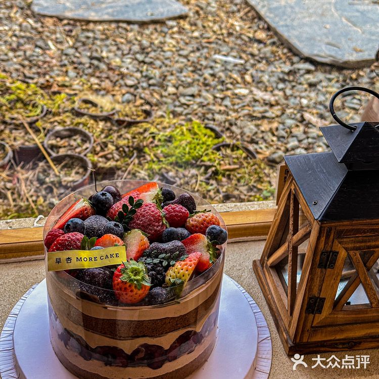 终于吃到满满都是车厘子味道的蛋糕了!