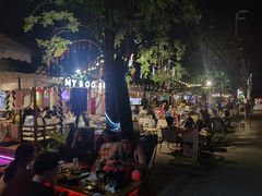 -席娜卡琳火车铁道夜市