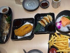 -万岁料理回转寿司(华贸店)