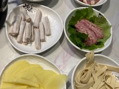 -德林酸菜鱼火锅(南丹店)