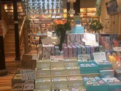 -猫的天空之城概念书店(杭州南宋御街店)