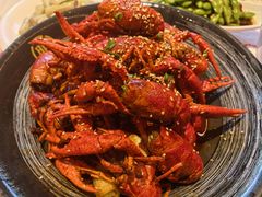 -肥肥虾庄·金牌油焖大虾(汉街SKP店)