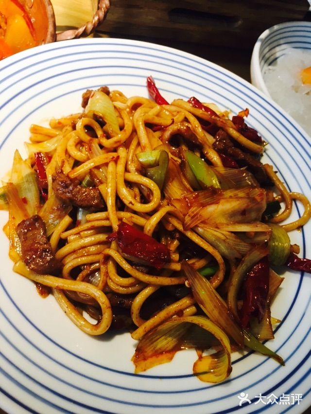 1001西域餐厅·音乐餐厅·生日餐厅(欢乐海岸店)干煸二节子炒面图片