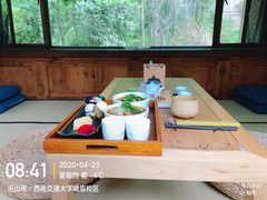 -乐领拈花溪·林涧食韵