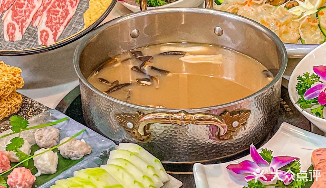 ⭕️我心中坠地道的港式海鲜火锅『喜势滚』