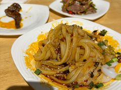 -兔行天下-鸿鹤鲜锅兔(中海国际店)