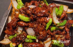 Sizzling Hangzhou Pepper Beef