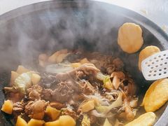 -粘豆包柴火铁锅炖