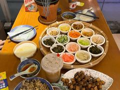 -包整·丝娃娃(一览甲秀楼风景店)