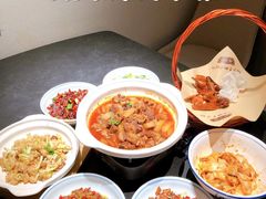 牛腩炖萝卜-鸽子侯·家宴·平价海鲜(市图书馆店)