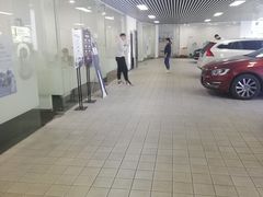 -杭州中沃沃尔沃4S店(滨江区店)