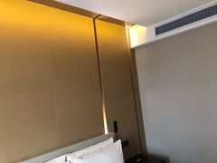 -苏州工业园区奥特莱斯亚朵酒店