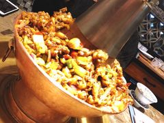 -沪小二炭火蛙锅(淮海中路美食不夜城店)