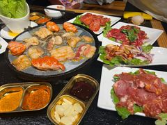 -围炉肉舍•炭烤活鳗•丹东海鲜烤肉(步行街店)